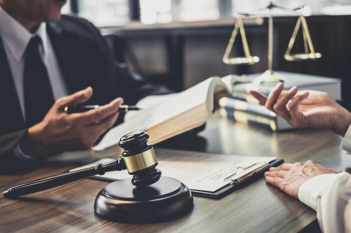 The court took away the driver’s license from the citizen of Lviv. But after the meeting the man got behind the wheel and drove off. What are the consequences of such an act?