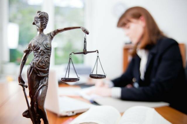 Ви знали, хто несе витрати повязані з допомогою адвоката?